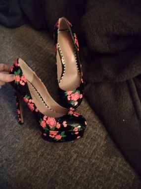 Betsey Johnson shoes black and pink floral high heels